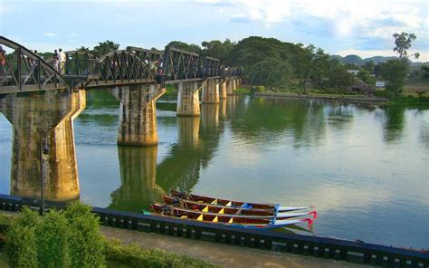  Klong Toa: A River Runs Through It; Thai Architecture and Urban Identity